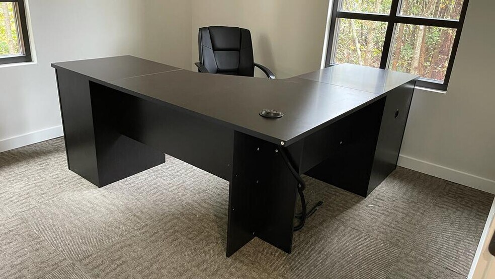 More Photos Of 6110 McFarland Station Dr, Alpharetta Medical For Lease