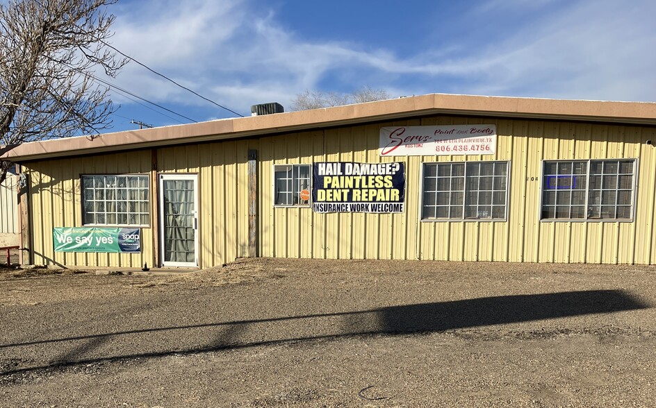 Primary Photo Of 704 W 6th St, Plainview Service For Sale