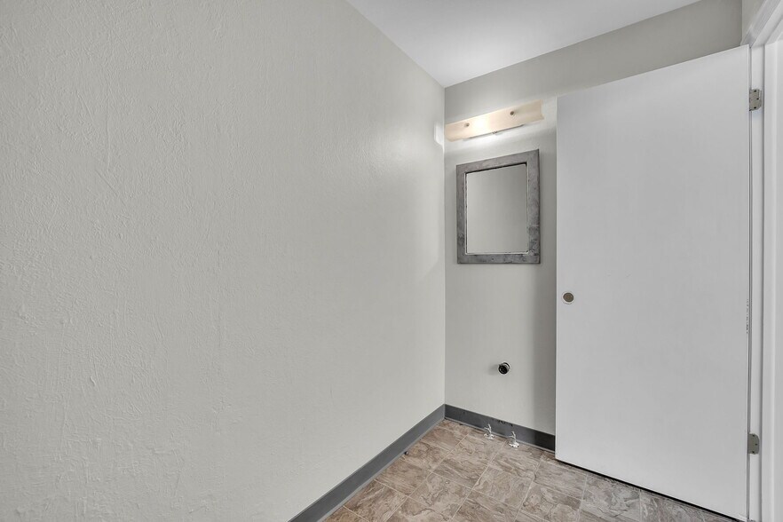 More Photos Of 2924 Beacon St, Colorado Springs Medical For Sale