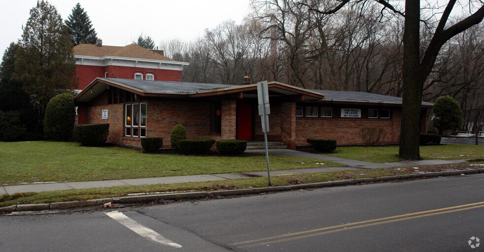 Primary Photo Of 139 Groton Ave, Cortland Medical For Sale