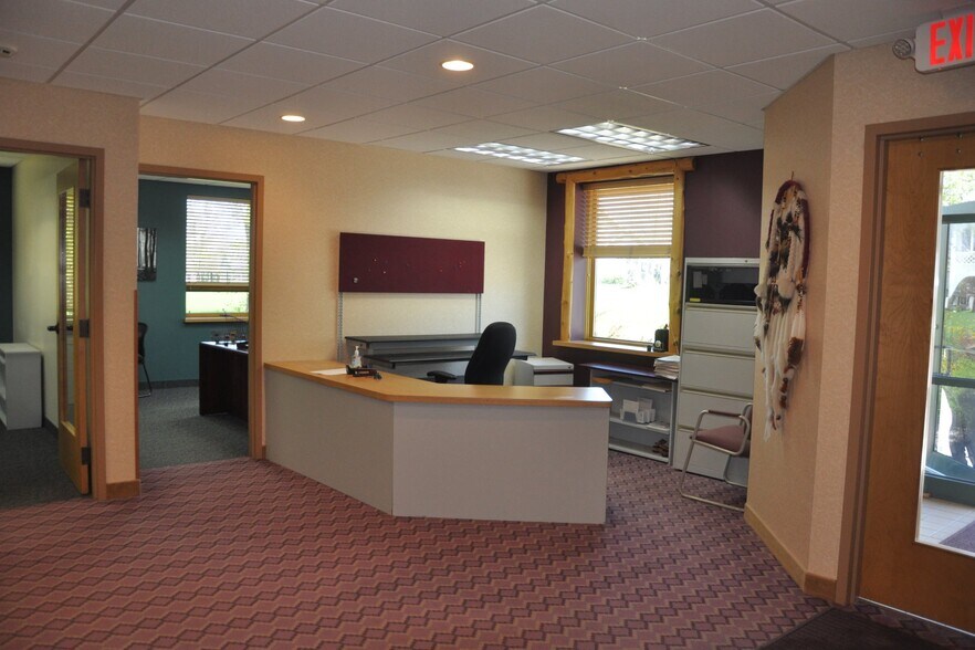 More Photos Of 669 N Medina St, Loretto Office For Sale
