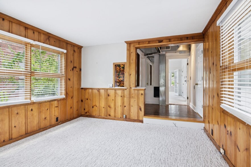 More Photos Of 1604 17th Ave S, Nashville Office Residential For Sale