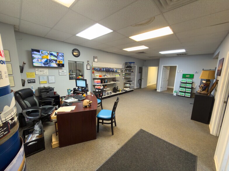 More Photos Of 1360 Upper Valley Falls Rd, Spartanburg Warehouse For Sale