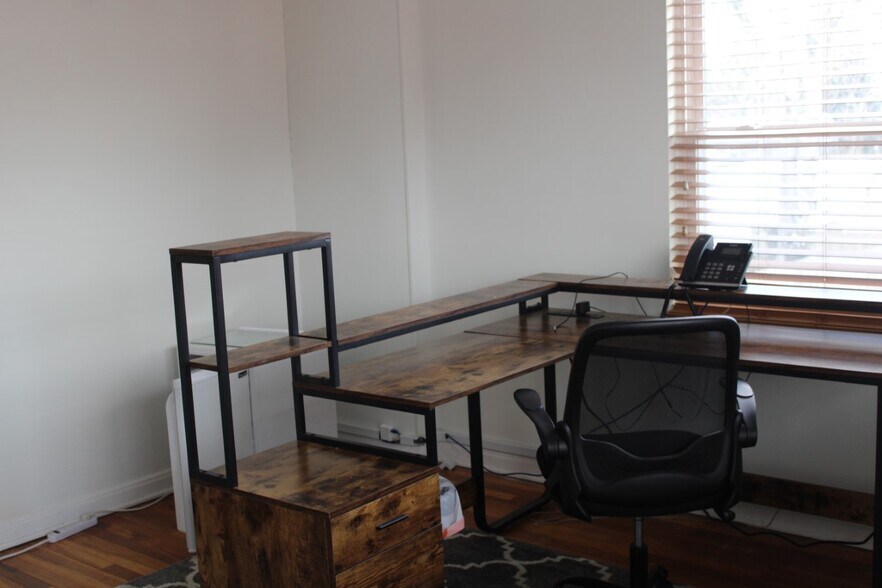 More Photos Of 867 High St, Worthington Office For Lease