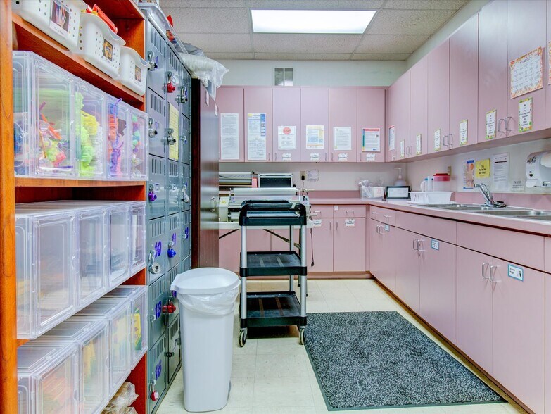 More Photos Of 16120 Bay Vista Dr, Clearwater Daycare Center For Sale
