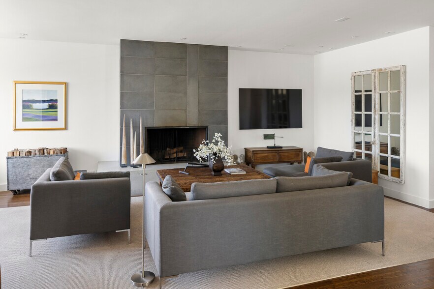 More Photos Of 146-148 Huron Ave, Cambridge Storefront Retail Residential For Sale