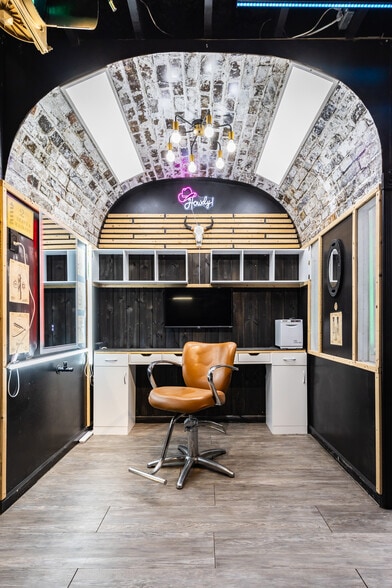 More Photos Of 811 Savannah Hwy, Charleston General Retail For Sale