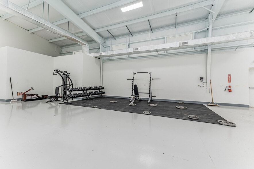 More Photos Of 7015 S 143rd St E, Derby Airplane Hangar For Sale