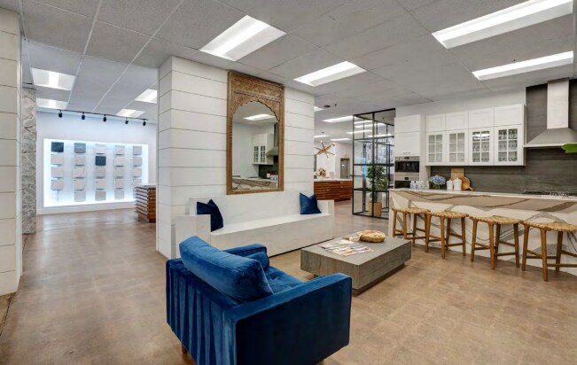 More Photos Of 5 Waltham St, Wilmington Warehouse For Lease