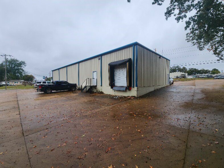 More Photos Of 2006 Highway 72 E Anx, Corinth Light Distribution For Lease
