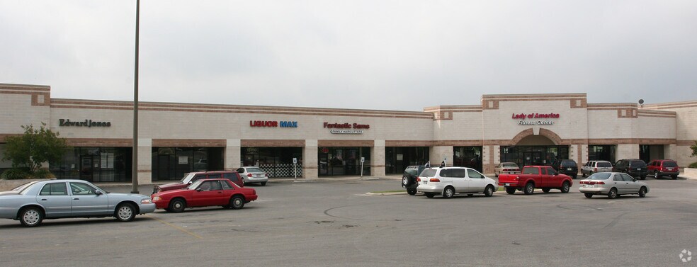 More Photos Of 15150 Nacogdoches Rd, San Antonio Unknown For Lease