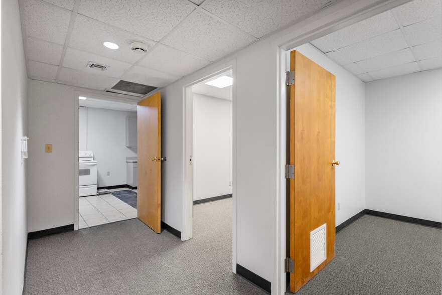 More Photos Of 421 S Beckham Ave, Tyler Medical For Lease