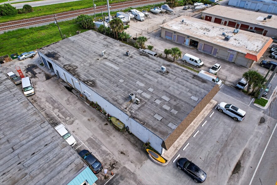 More Photos Of 1460 Cypress Dr, Jupiter Warehouse For Lease