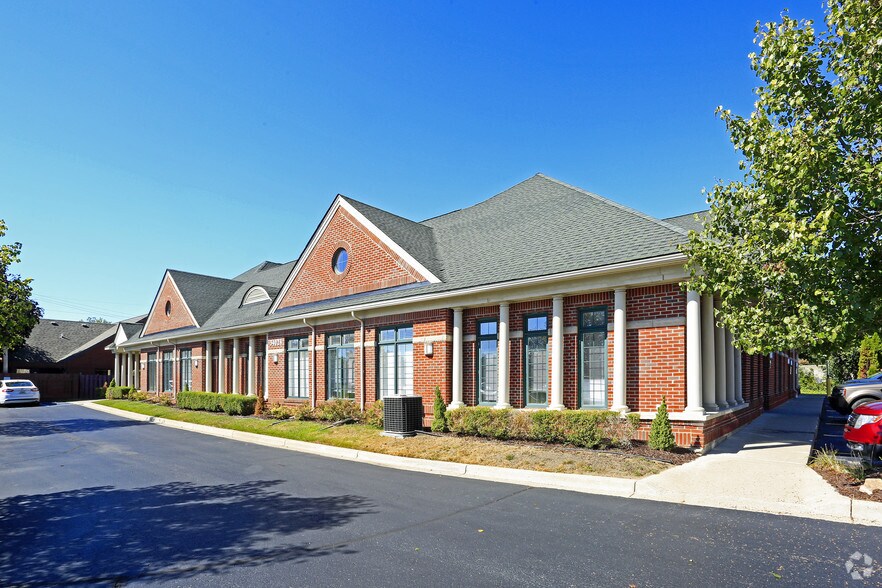 More Photos Of 34024 W 8 Mile Rd, Farmington Hills Office For Sale
