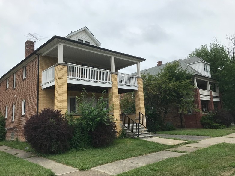 Primary Photo Of 1665 Pagel Ave, Lincoln Park Apartments For Sale