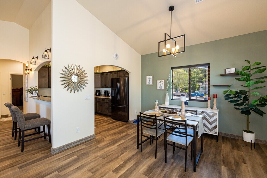 More Photos Of 116 S 1st St, Williams Office For Sale