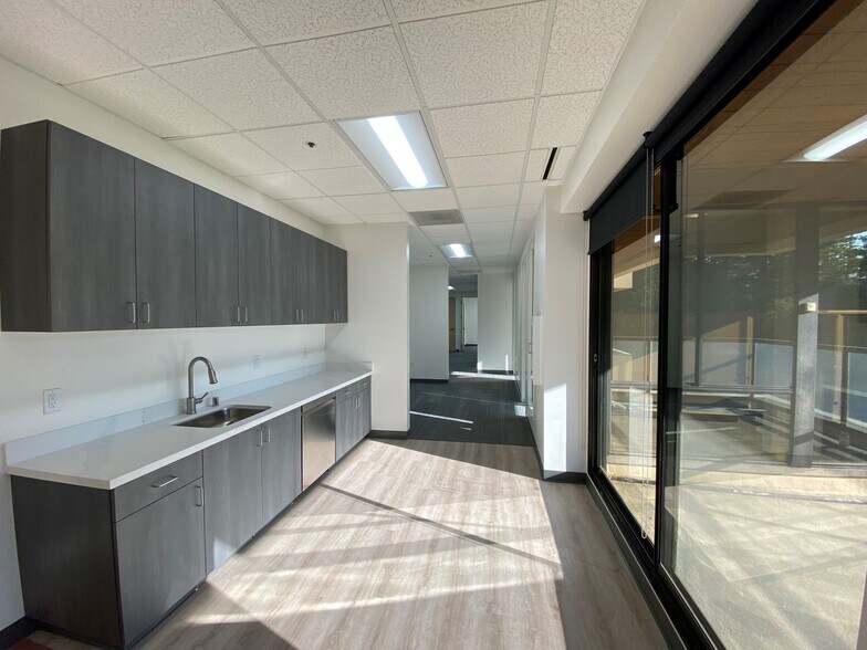 More Photos Of 1975 W El Camino Real, Mountain View Office For Lease