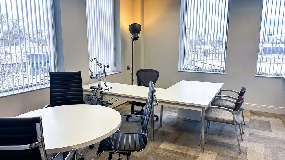 More Photos Of 14925 W 11 Mile Rd, Oak Park Research And Development For Lease