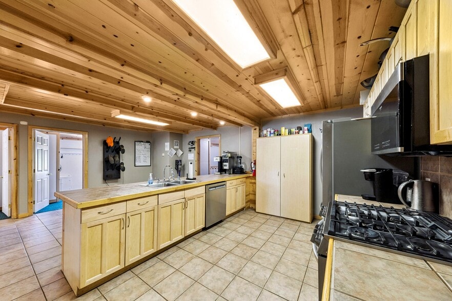 More Photos Of 804 Hwy 50, South Lake Tahoe Lodge Meeting Hall For Sale