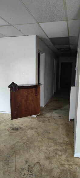 More Photos Of 510 W Church St, Livingston Office For Lease