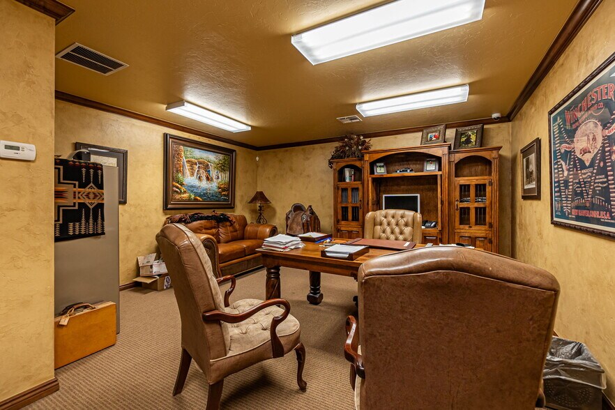 More Photos Of 1530 SW 89th St, Oklahoma City Office For Sale