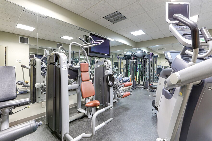 More Photos Of 2572 Davies Ave, Port Coquitlam Warehouse For Sale