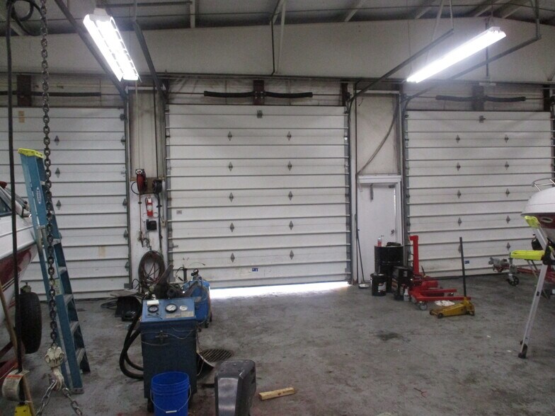 More Photos Of 345 Lake Michigan Dr, Grand Rapids Storefront For Sale