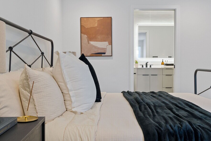 More Photos Of 1901 Albury Cv, Austin Specialty For Sale