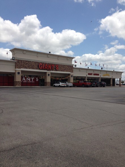 More Photos Of 2731-2801 Red Bluff Rd, Pasadena Unknown For Lease