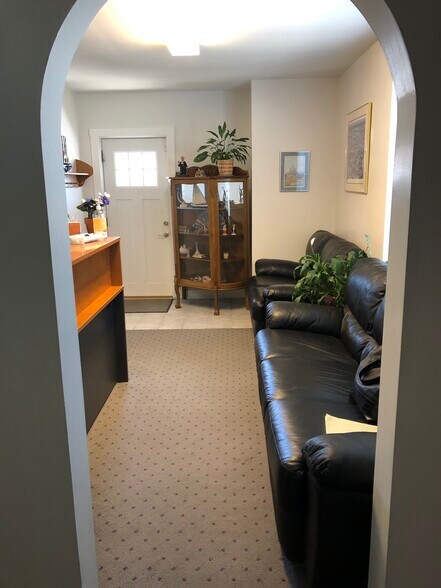 More Photos Of 9329 Battle St, Manassas Office For Sale