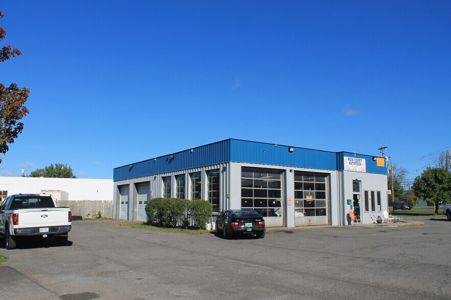 Primary Photo Of 4106 New Court Ave, Syracuse Auto Repair For Sale