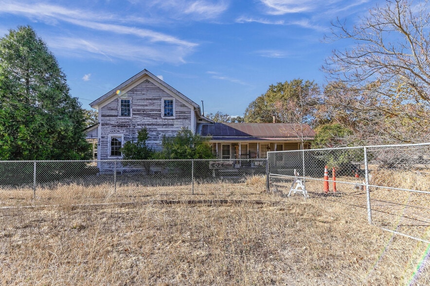More Photos Of 206 Main St, Murphys Land For Sale