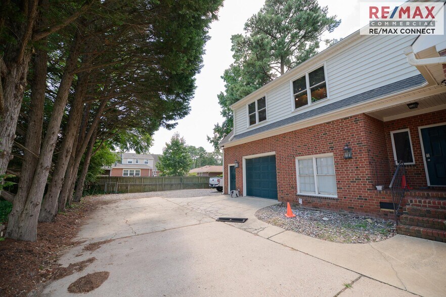 More Photos Of 760 McGuire Pl, Newport News Office For Sale