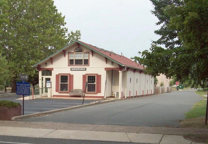 Primary Photo Of 69 N Main St, Medford Coworking Space