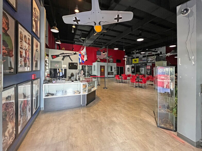 More Photos Of 5805-5825 W Irlo Bronson Memorial Hwy, Kissimmee General Retail For Lease