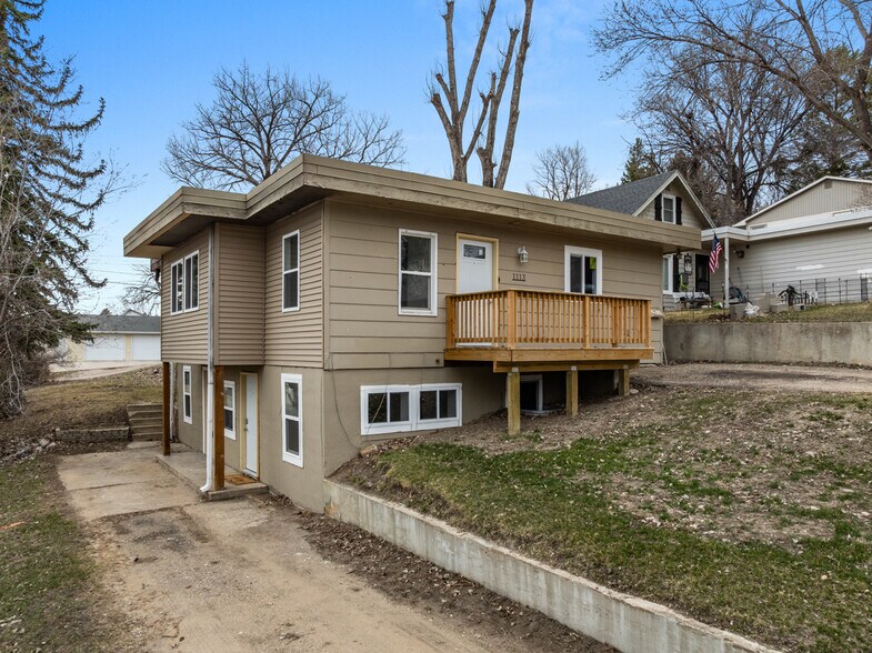 More Photos Of 1113 10th St NW, Minot Multifamily For Sale