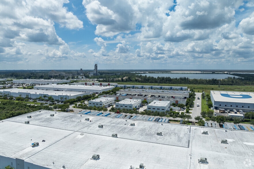 More Photos Of 13461-13483 NW 19th Ln, Miami Warehouse For Lease