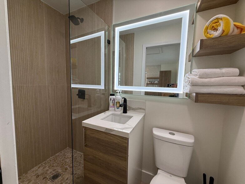 More Photos Of 2502 Tamarind Dr, Hutchinson Island Hotel For Sale