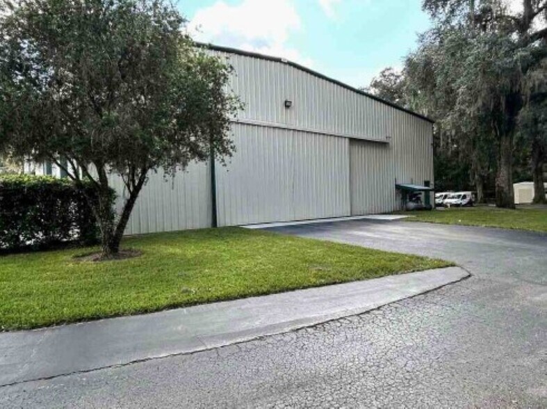 More Photos Of 14337 Annutalaga Ave, Brooksville Warehouse For Sale