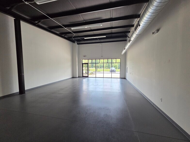 More Photos Of 10873 Clemson Blvd, Seneca General Retail For Lease