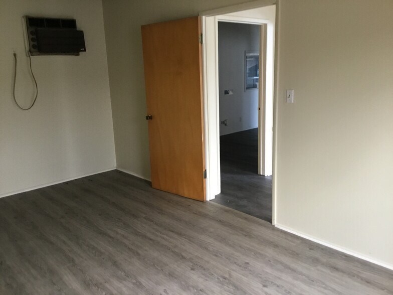 More Photos Of 13400 Saticoy St, North Hollywood Warehouse For Lease