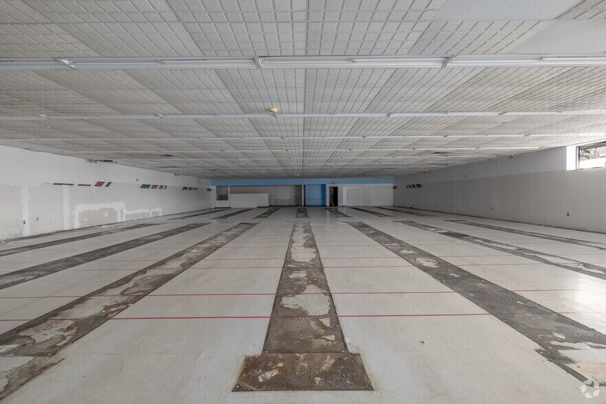 More Photos Of 856 Tennessee Ave, Etowah Drugstore For Lease