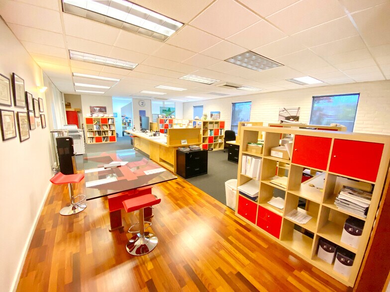 More Photos Of 810 5th Ave, San Rafael Office For Lease