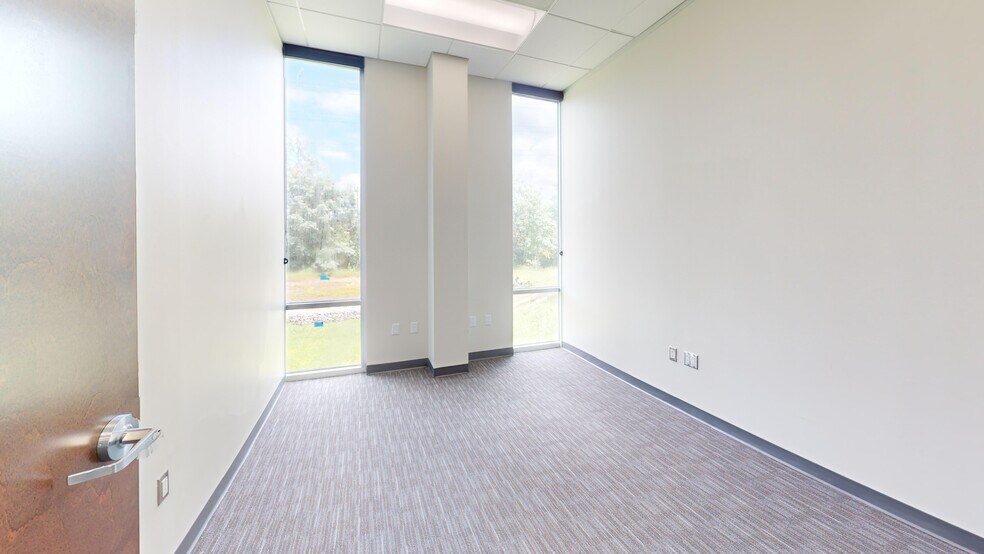 More Photos Of 5920 William Cannon Dr, Austin Medical For Lease