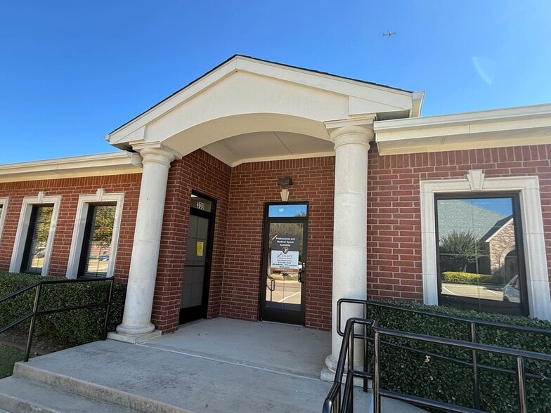 More Photos Of 2261 Olympia Dr, Flower Mound Medical For Lease