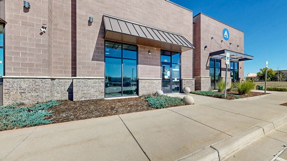 More Photos Of 943-965 E 11th St, Loveland Warehouse For Sale