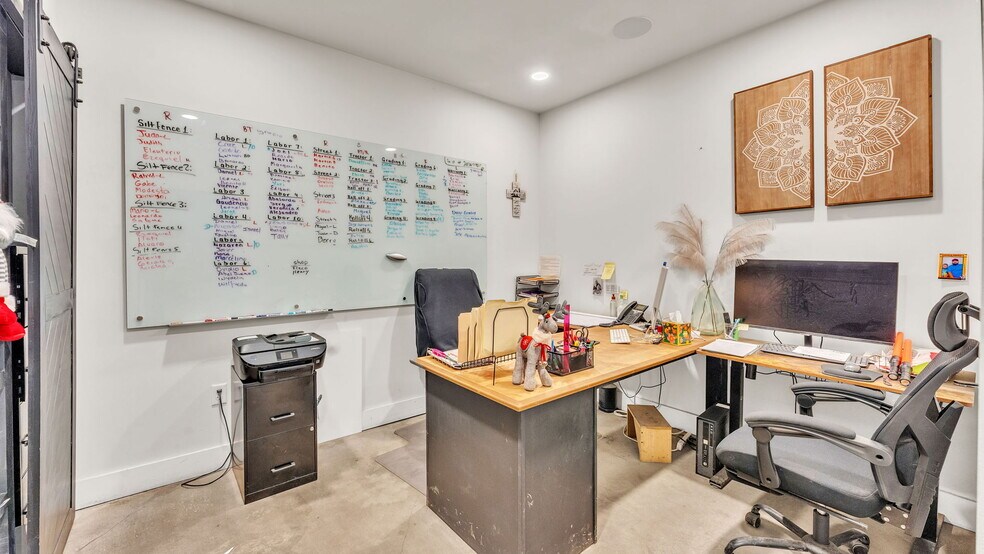 More Photos Of 705 Jerry Smith Rd, Dover Light Manufacturing For Sale