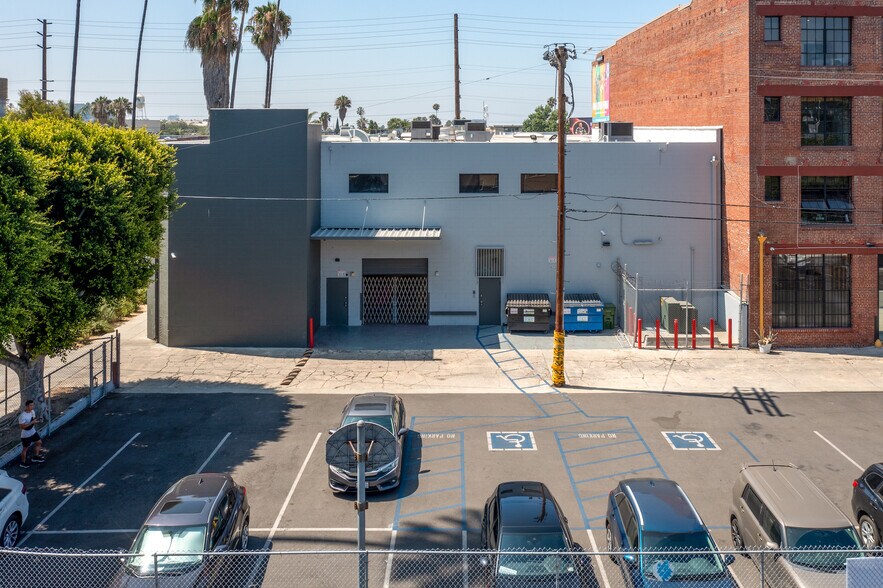 More Photos Of 6151-6159 Santa Monica Blvd, Los Angeles Showroom For Lease