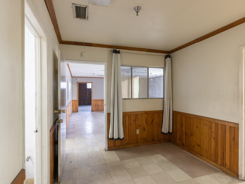 More Photos Of 1155 N McKinley Ave, Compton Warehouse For Sale