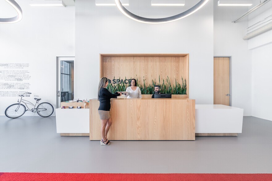 Primary Photo Of 800 Town And Country Blvd, Houston Coworking Space